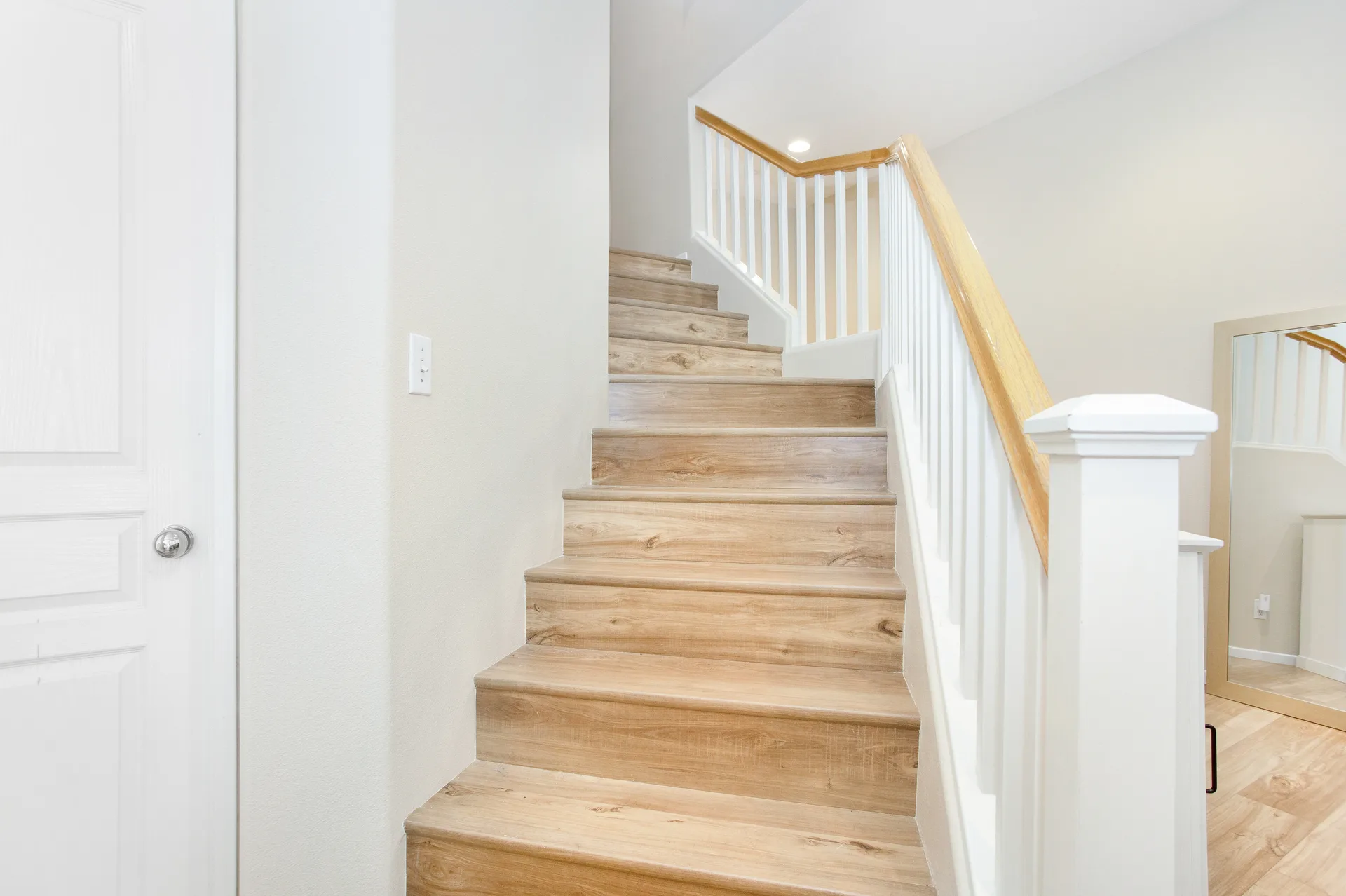 Bonaventure, Laguna Niguel — staircase