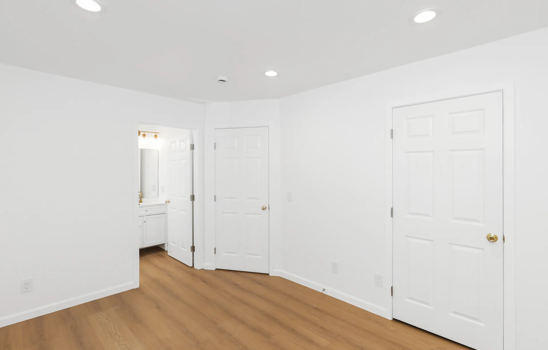 Detached ADU — hallway and closets, Buena Park, Avorino