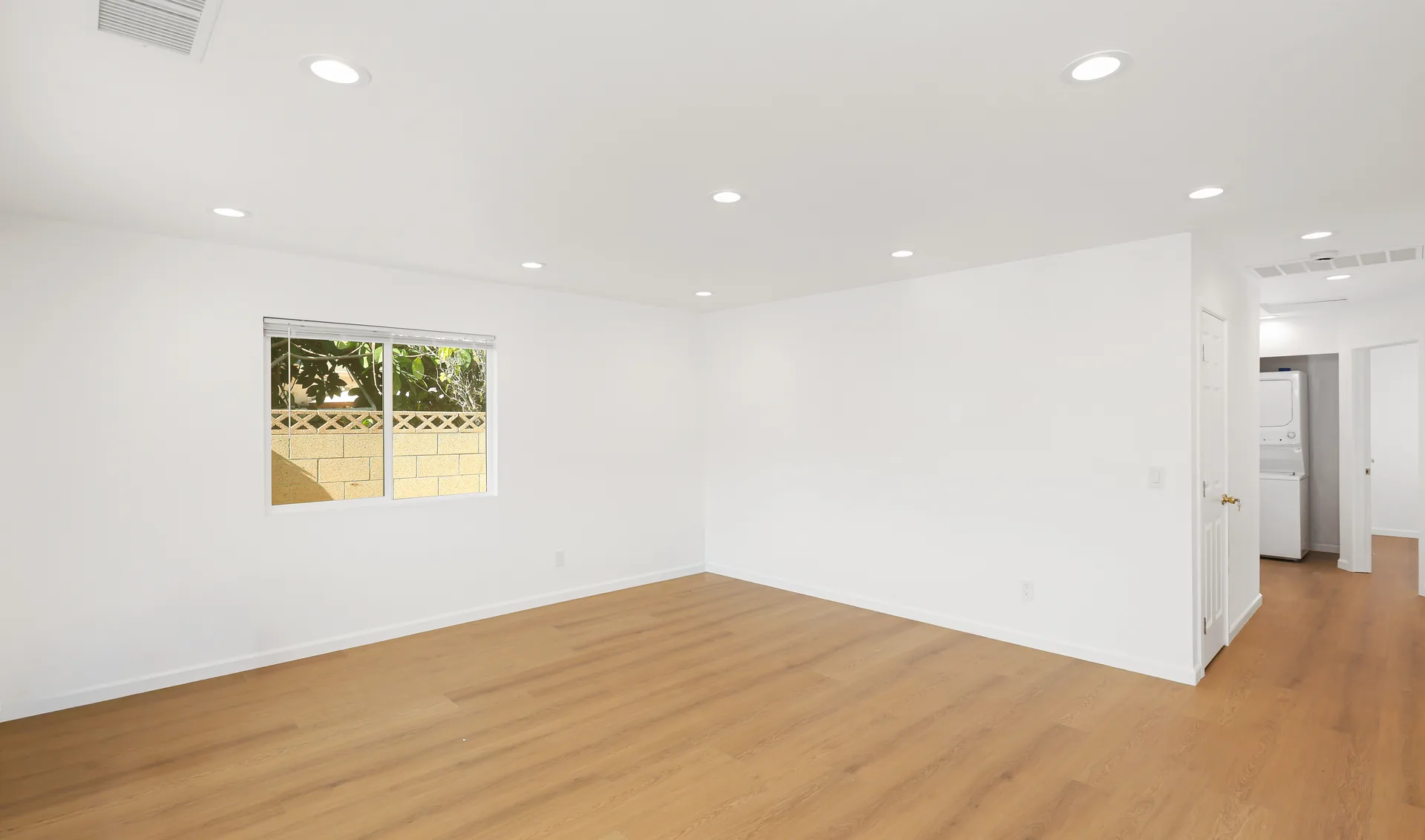 Detached ADU — main living room with the hall to the bath, Buena Park, Avorino