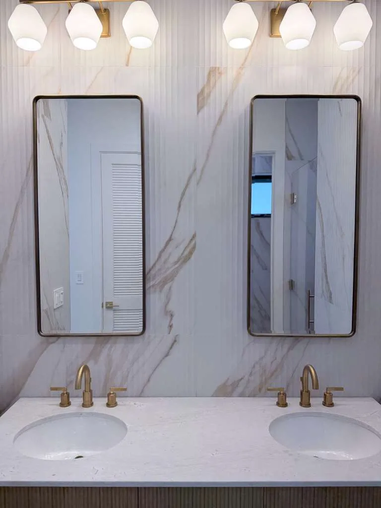 Pool house double vanity, San Juan Capistrano, Avorino