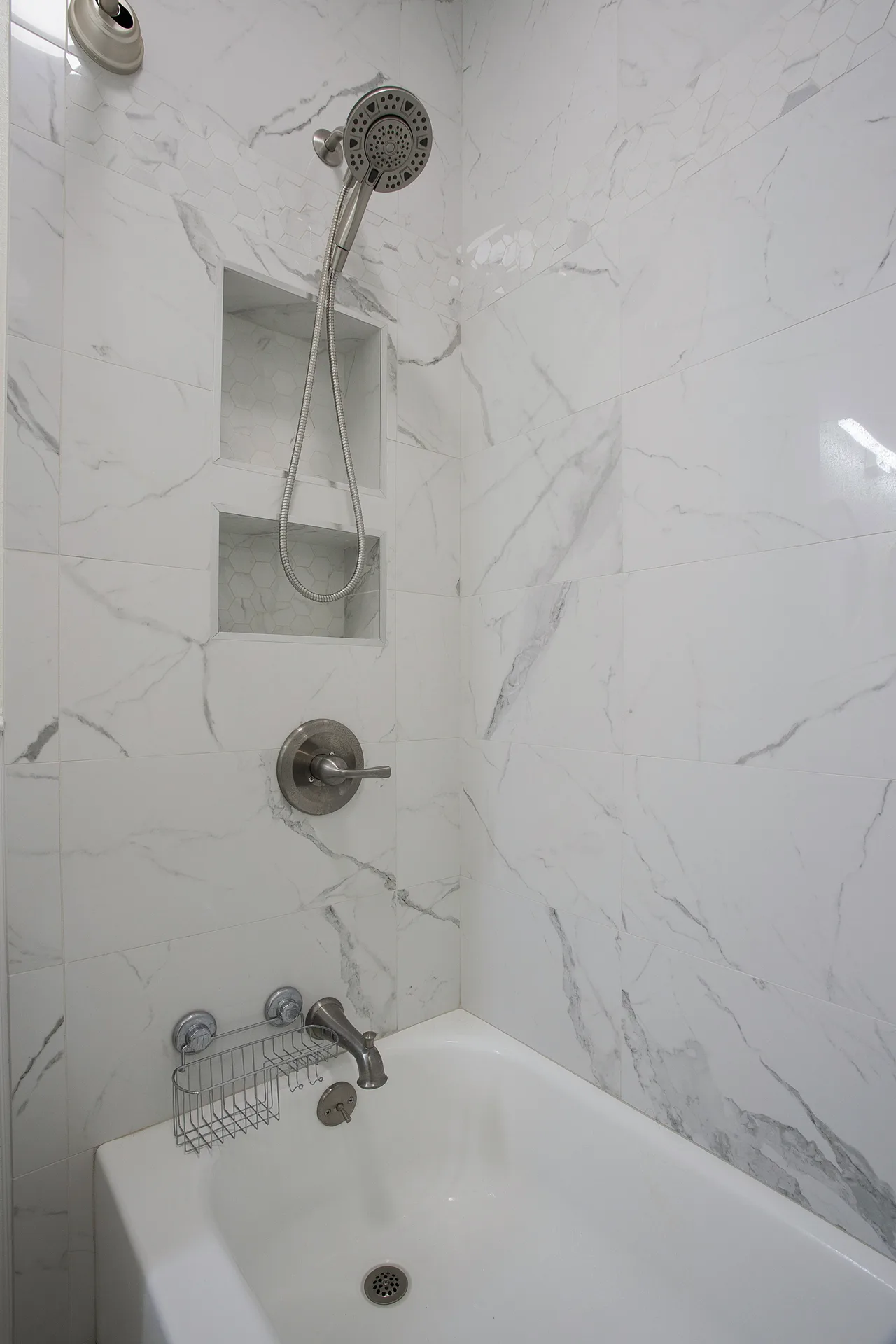 Primary bath renovation, Irvine, Avorino